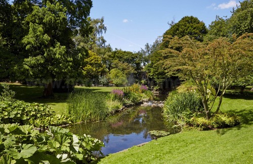 Earl's Court Apartment | NEVERN SQUARE, KENSINGTON - Sunny 1 Bed, 1 bath apartment with communal garden