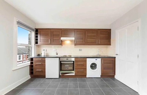 Askew Apartment | NEW 1 bed Westfield/Chiswick/Hammersmith APT