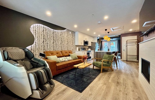 Harvie Heights Condo | NEW 1 Min to Banff Gate | Mountain Views Retreat | Juliet Balcony | Loft Nook