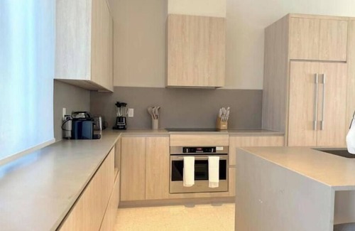 Westwind Apartment | New 1bd - Gated - Pool Beach and Gym access - High speed internet