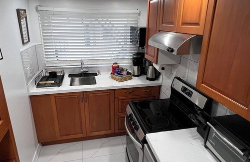 Downtown Apartment | NEW 1BR Loft,15 min to Niagara Falls/Wineries, Steps to Downtown St. Catharine’s