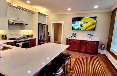 Saratoga Springs Condo | New 1st floor - One block to Restaurants, Shops, Cafes, Music, Spas -near Track!