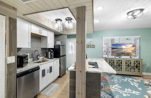 Englewood Apartment | New! 1st Floor with Beach Access Heron's Walk #1