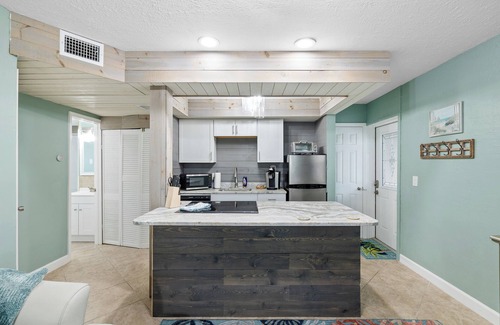 Englewood Apartment | New! 1st Floor with Beach Access Heron's Walk #1