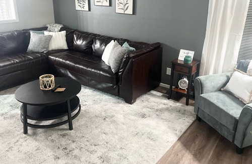 Enid House | NEW 2 Bed, 1.5 Bath Duplex