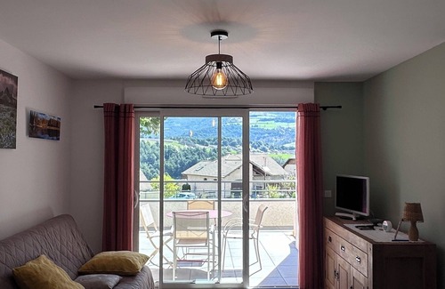 Embrun Apartment | NEW 2 person apartment Embrun in quiet residence