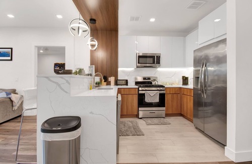 Central Business District Apartment | NEW 2 Queen Luxury Spacious Bed 2 Full Bath 🛁 Near EWR Airport✈️Prudential🏙NYC🌆