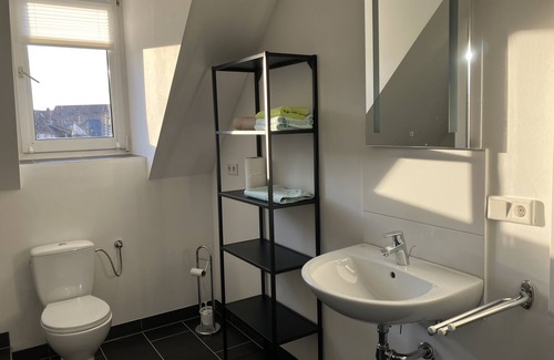 Weinheim Condo | New 2-room apartment also for fitters, fully furnished with kitchen