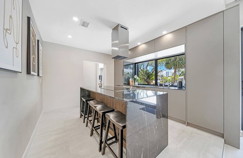 Hallandale Beach House | NEW 20% Off 5BR Luxury Waterfront Villa at Hallandale Beach w/Pool & Cinema!