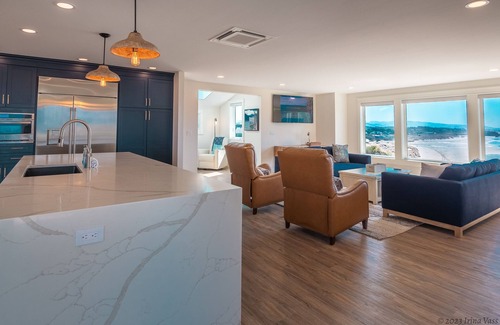 Bandon House | (New 2023) Luxury oceanfront home with spectacular twin beach views