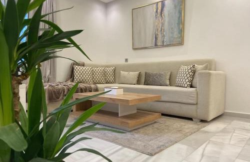 Quartier Mozart Apartment | New 2024 Apartment - Malls, Beach & Train Station - Families Only
