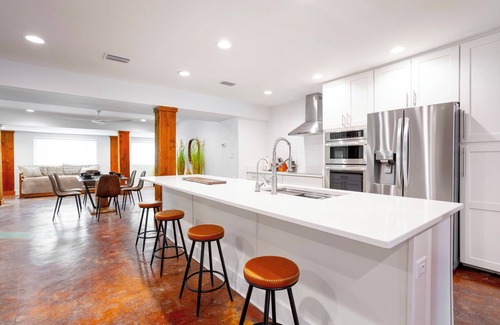 Fairhope House | New 2024 Waterfront Whole House - Secluded, Modern, Upscale - Groups & Families