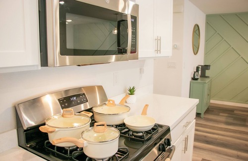 Pittmann House | NEW 2025 BUILT Mid to Long Term Stay Home