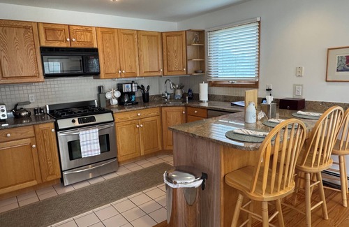 Orleans House | New 2025 Saltwater Heated Pool & Hot Tub -Less than 5 Minutes from Nauset Beach!