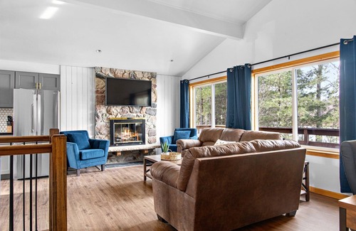 Gaylord Cottage | NEW 20ft DOCK! Clean & spacious! 5 STAR Lake Front home!