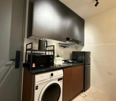 Seri Kembangan Apartment | New 2Room 5pax 3min walk to mrt n farm in the city A0725