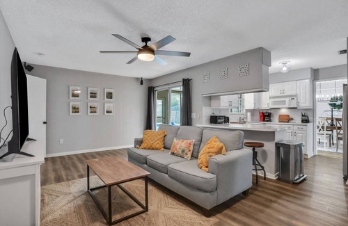 Orange Park House | NEW 3/2 Private Orange Park Pool Home