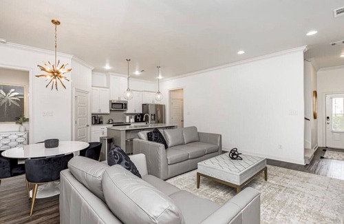 Highlands - Perkins House | NEW 3 BD/2.5BA Townhouse by LSU