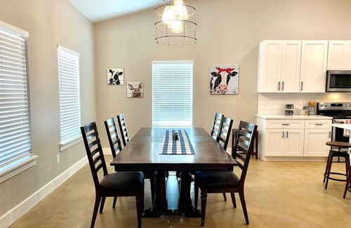Buffalo Gap House | New 3 bed 2 bath Abilene Country House on 2 acres