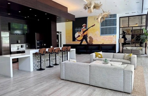 Little Havana Apartment | New 3 Bed 2 Bath In The Little Havana