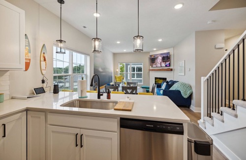 Dahlman House | New 3 bed 4 bath home - rooftop deck, 2 car garage & porch near downtown!