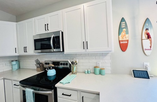 Dahlman House | New 3 bed 4 bath home - rooftop deck, 2 car garage & porch near downtown!