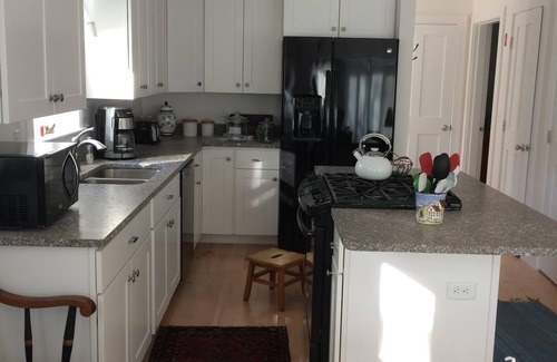 Blue Hill House | New 3 Bedroom Ensuite Beach Cottage