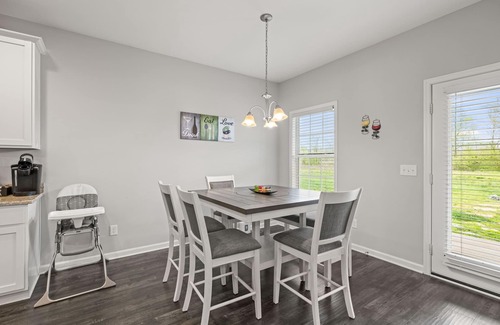 Spring Hill House | NEW 3-BR townhome in delightful Spring Hill with WiFi, AC and many amenities