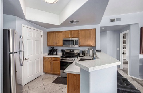 Maryvale Condo | New! 3 KING Beds, Heated Community Pool! 3 miles from Cardinal Stadium!