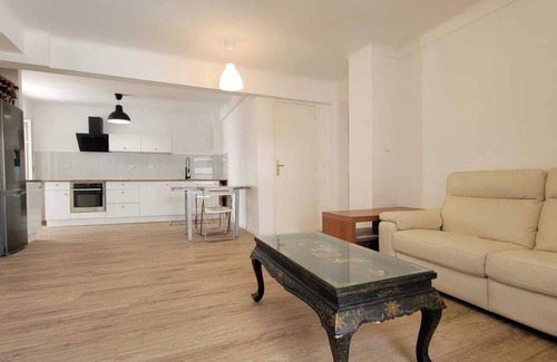 Les Baumettes Apartment | New 3-room apartment with air conditioning