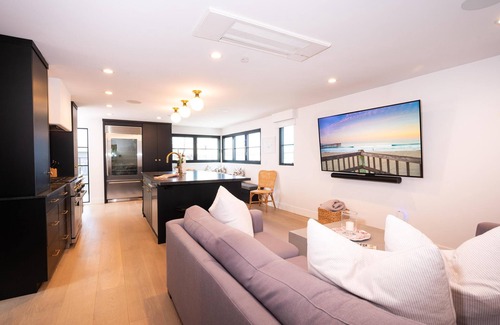 Mission Beach House | New 3 Story Luxury Home, Bay Views, 3 Patios!