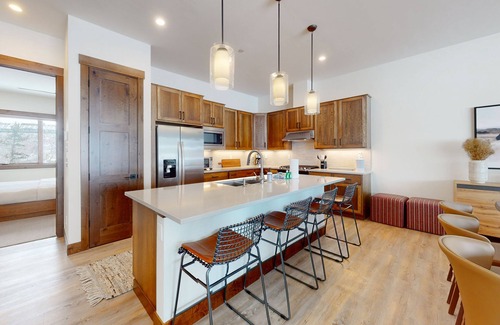Fraser House | New 3-story mountain-view home with private hot tub, fireplace, deck, & W/D