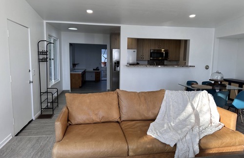 Central Malibu House | NEW 30% OFF! LIMITED OFFER! Ocean Wave, Walking to Beach and Hiking