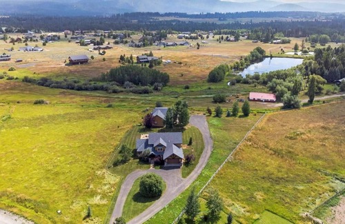McCall House | NEW! 360° of Mountain View’s! LIFE LONG MEMORIES MADE HERE! Live Large, Breathe Fresh Air, & UNWIND!