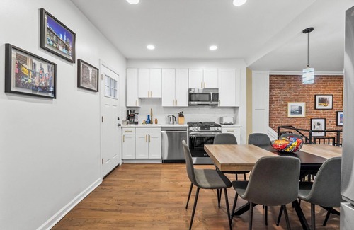 Hoboken Apartment | NEW 3BR/2Bath, 5 Beds, 10 Min to NYC-Sleeps 7