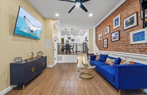 Hoboken Apartment | NEW 3BR/2Bath, 5 Beds, 10 Min to NYC-Sleeps 7