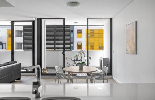Kingsgrove Apartment | NEW 3BR Apt in Kingsgrove Sleeps 7