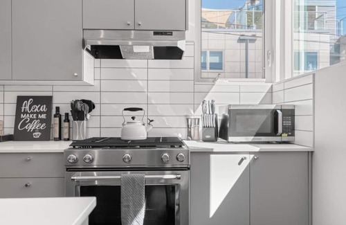 West Queen Anne House | NEW 3BR Great Location Queen Anne W Rooftop