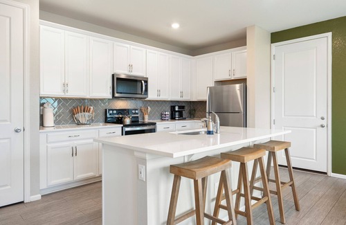 Aurora House | New 3BR Near DIA&Gaylord Move-Ready Dog-Friendly