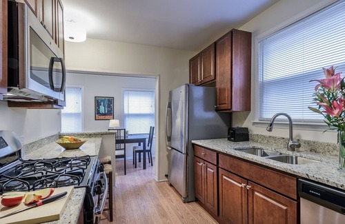 Wrigleyville Condo | New 3BR Residence Adjacent to Wrigley Field - Outdoor Patio - BBQ Grill