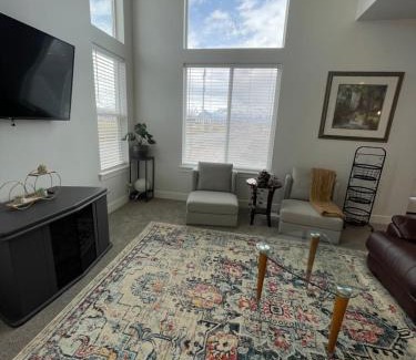 Lehi House | NEW 4-bed 4-bath Stylish House with Mountain View and 2 garages