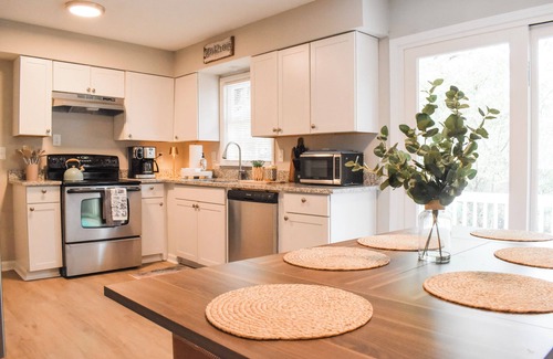 Columbus House | NEW!4-Bed Family Friendly Home in Columbus Fort Moore