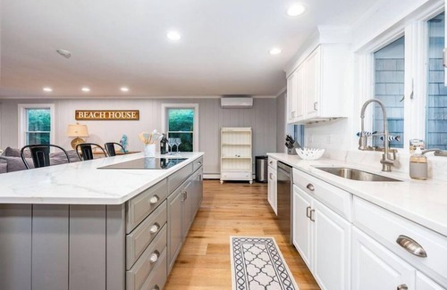 Barnstable House | New,4 Bedrm, 4 Bath Gorgeous Coastal Retreat, with Marsh Views Sleeps 12. Close to Beach, Harbor and Barnstable Village