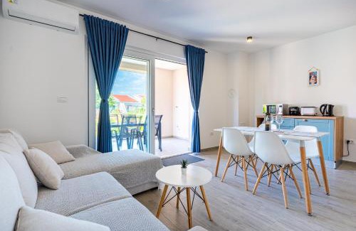 Cres Apartment | New 4 star apartment M&A in town Cres