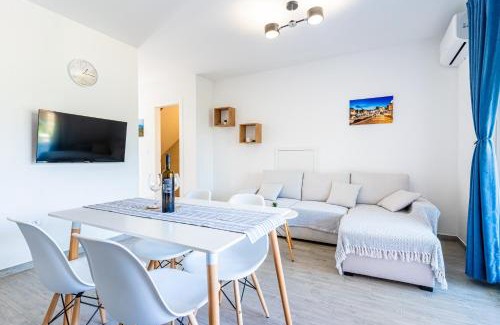 Cres Apartment | New 4 star apartment M&A in town Cres