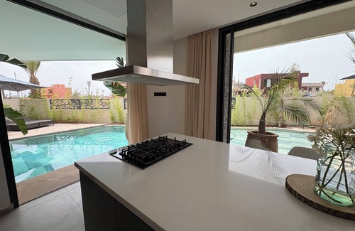 Annakhil Villa | New 480 m² villa with service 10 mn from center