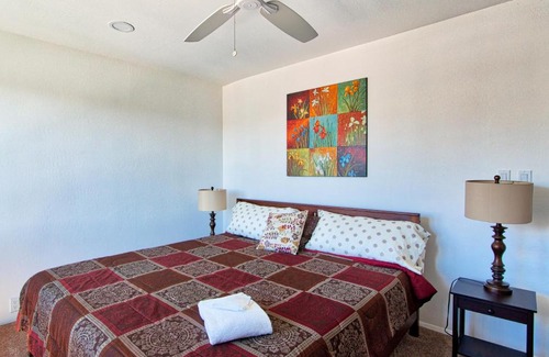 South Scottsdale House | New *5*STAR Listing! Poolside, Old Town Scottsdale Condo/TownHome