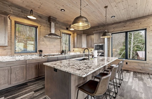 Gatlinburg - Pigeon Forge Cabin | NEW 5BD Lodge with POOL! Theater + Stunning Views!