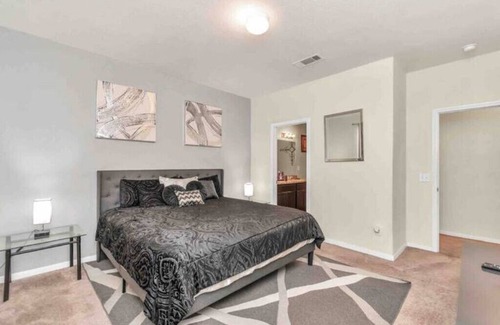 Missouri City House | NEW 5Bed/10ppl Stay W/ 5 Smart TVs