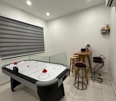 Malacca City House | NEW, 5MinToJonkerStreet ! Town Area , Arcade, MELAKA 4BR 10PAX